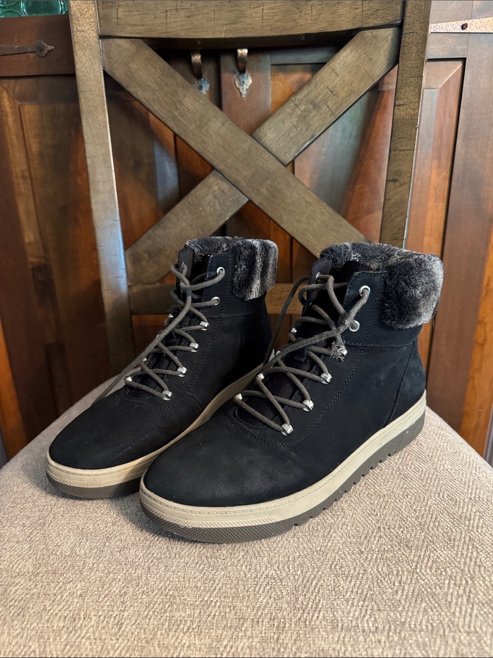 Dr. Scholl's Black Faux Fur-Collar Winter Boots